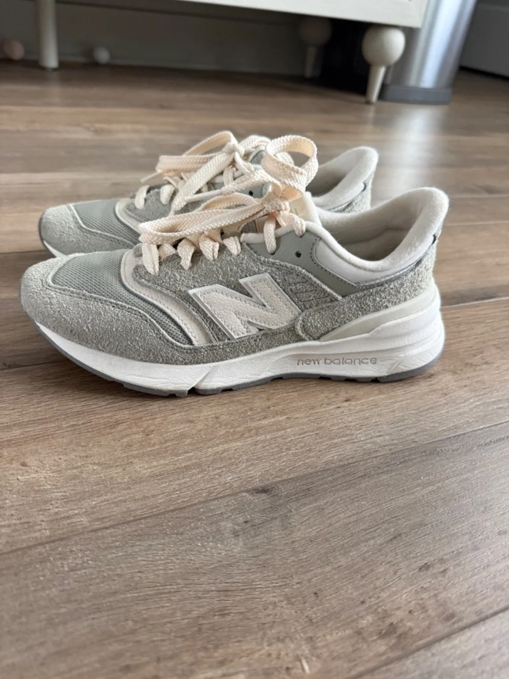 Like New New Balance 997 muted sage